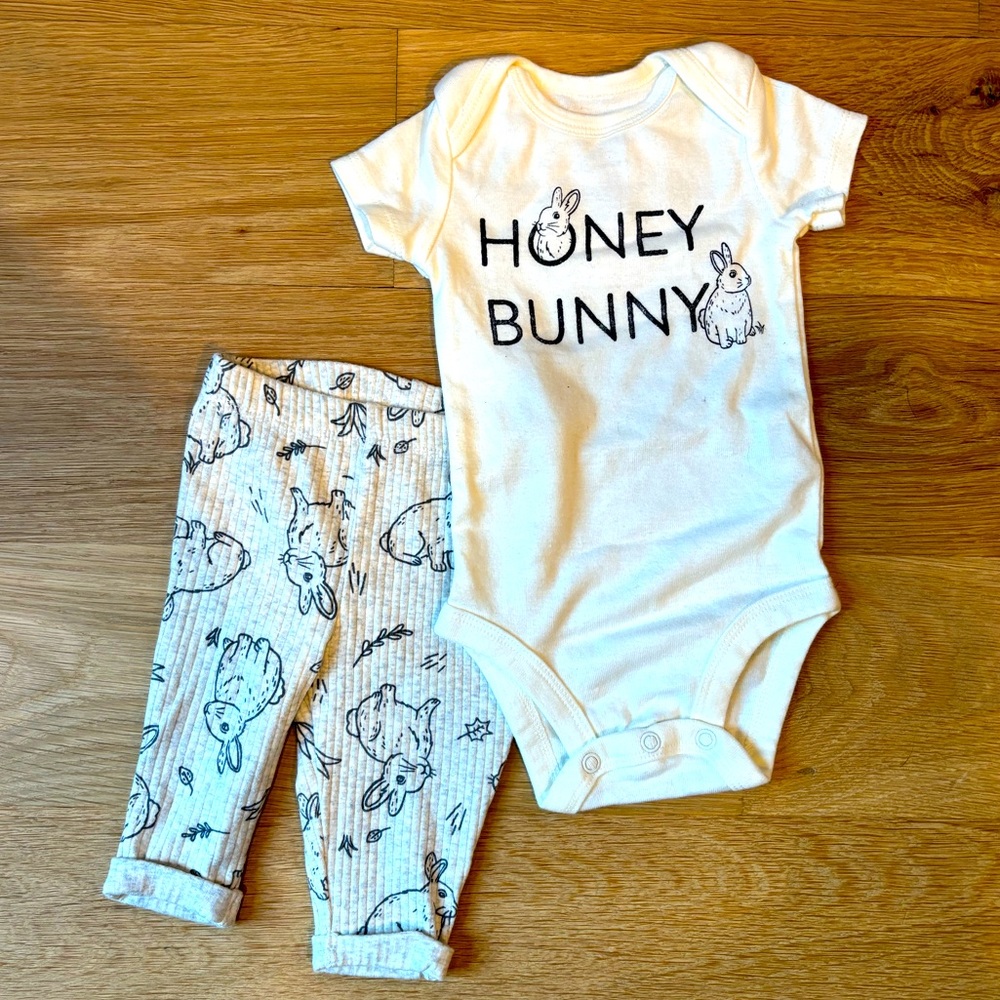 Never Worn! Organic Little Planet by Carter’s Set 3mo.